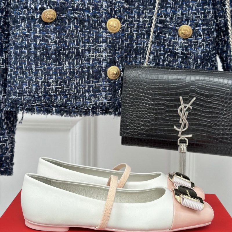 Ferragamo flat shoes